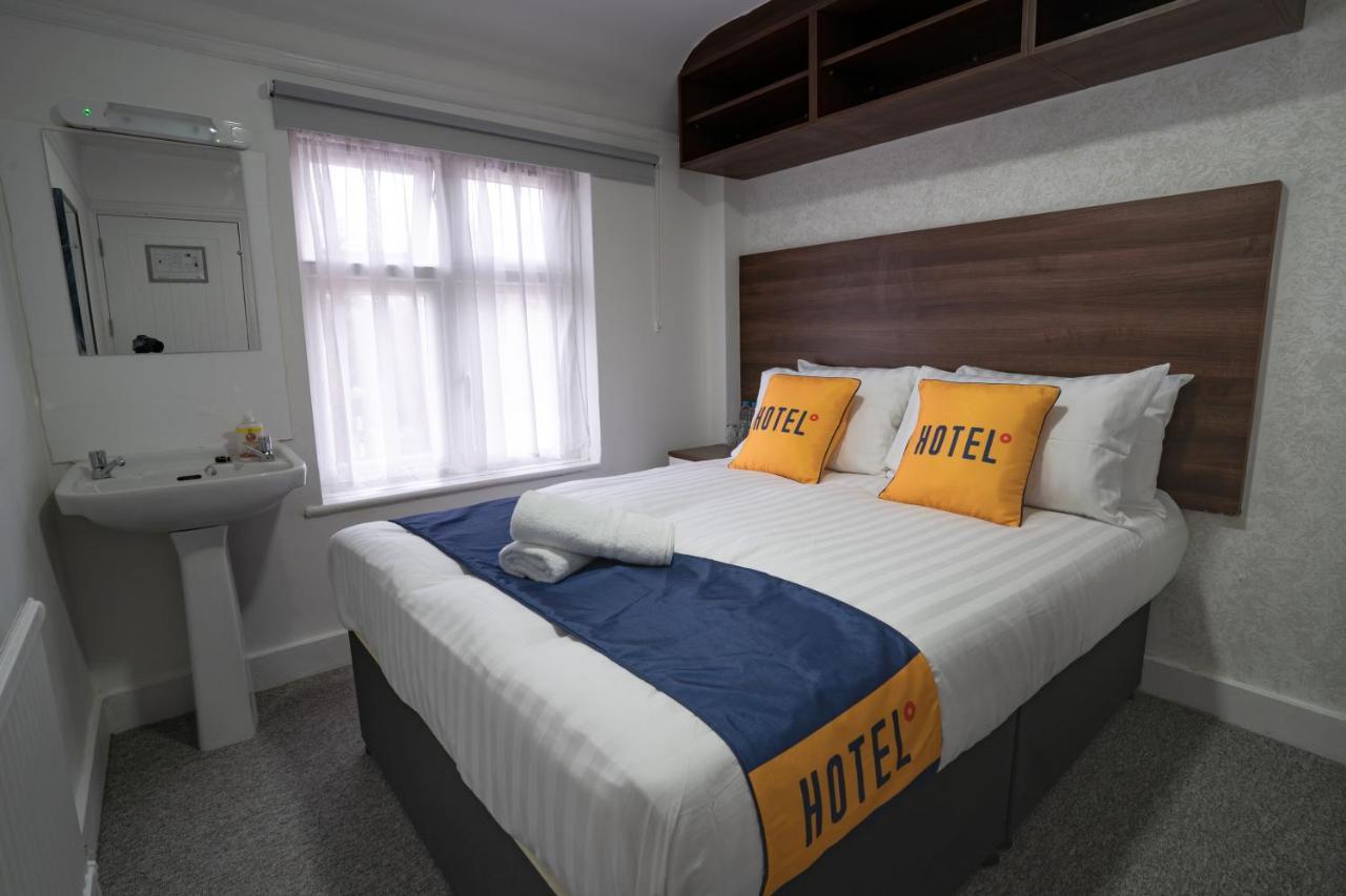 Oyo Brunel Hotel Uxbridge Eksteriør billede